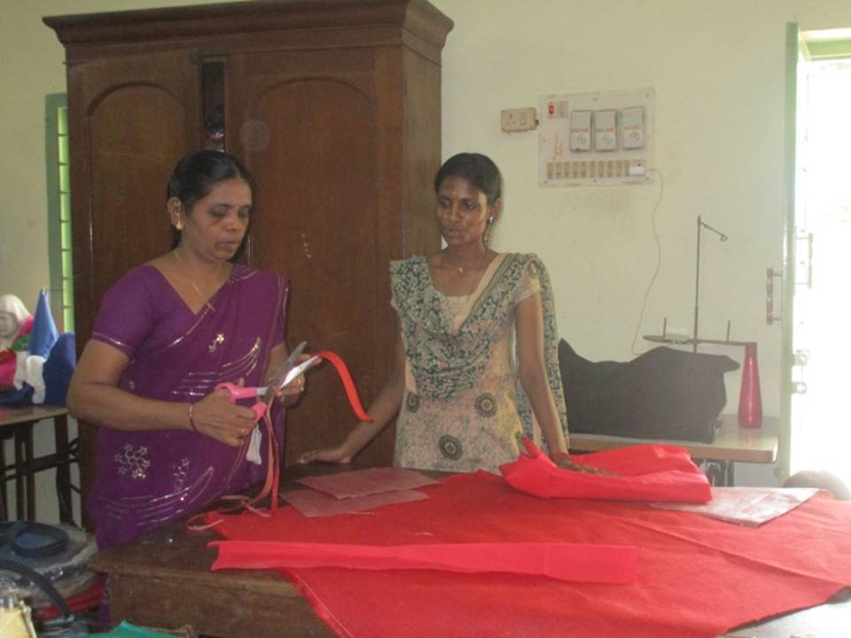 Jute bag Training was given to enhance their Life