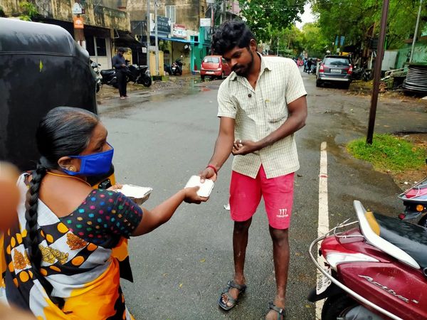 Day -4 During heavy flood in Chennai. 300 Food Pockets were provided at Power House, Aruvathu Kudisai, Rangarajapuram, Kodambakkam  Under Bridge 7& so on.