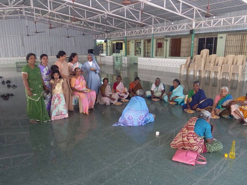 Sindhu Roja Group gave food for differently able students