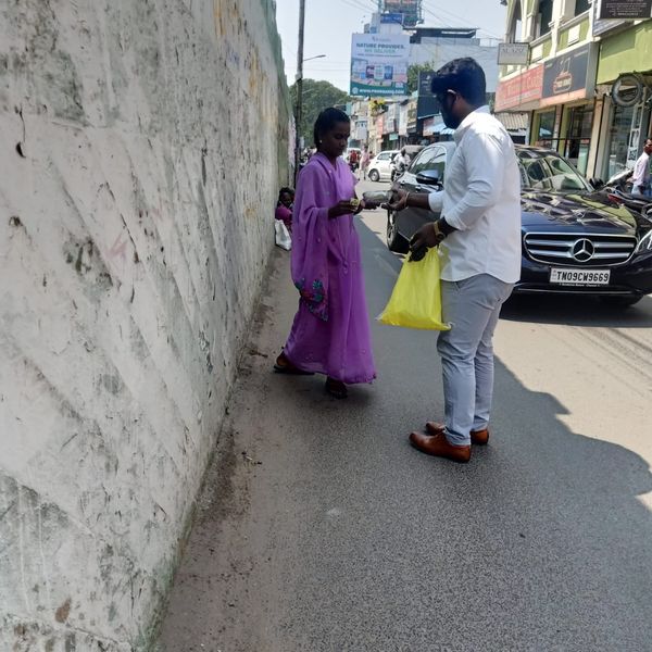 Food given for people in and around Kodambakkam, Chennai