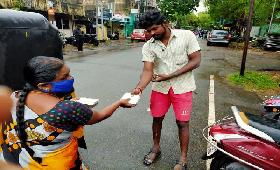 Day -4 During heavy flood in Chennai. 300 Food Pockets were provided at Power House, Aruvathu Kudisai, Rangarajapuram, Kodambakkam  Under Bridge 7& so on.