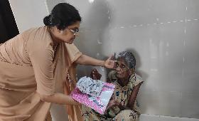 Food distribution to short stay home on 13/11/2022