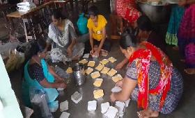 Day -1 During heavy flood in Chennai. Food Pockets were provided at Meenakshi College Back Side, Kodambakkam Down Bridge, Vannan Kuppam, Periyar Pathai, Ch