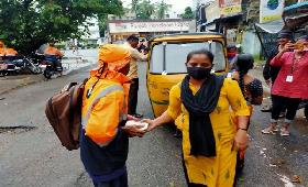 Day -4 During heavy flood in Chennai. 300 Food Pockets were provided at Power House, Aruvathu Kudisai, Rangarajapuram, Kodambakkam  Under Bridge 7& so on.